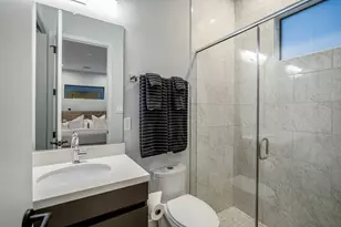 405 Detering St, Houston, TX 77007 - Photo 11