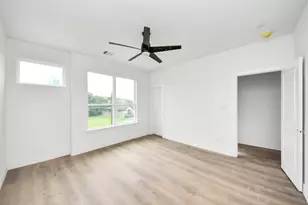 8206 Colonial Ln, Houston, TX 77051 - Photo 21
