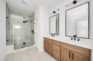 8206 Colonial Ln, Houston, TX 77051 - Photo 27
