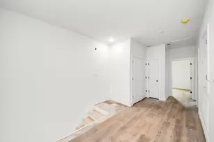 8206 Colonial Ln, Houston, TX 77051 - Photo 19