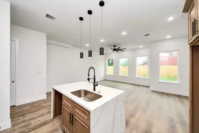 8206 Colonial Lane, Houston, TX 77051 - Photo 15
