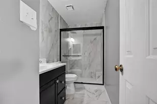 2922 Silent Dr, Sugar Land, TX 77498 - Photo 27