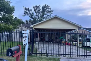 10719 Royal Pine Dr, Houston, TX 77093 - Photo 3