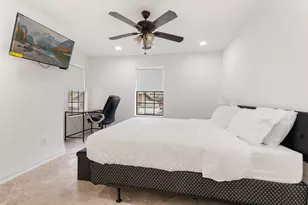 2750 Holly Hall St, Houston, TX 77054 - Photo 9