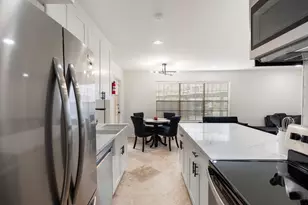 2750 Holly Hall St, Houston, TX 77054 - Photo 7