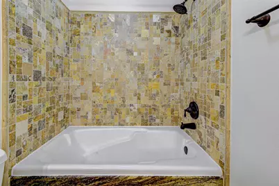 14 Newberry Trail Court, The Woodlands, TX 77382 - Photo 17