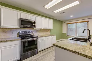 14 Newberry Trail Ct, The Woodlands, TX 77382 - Photo 7