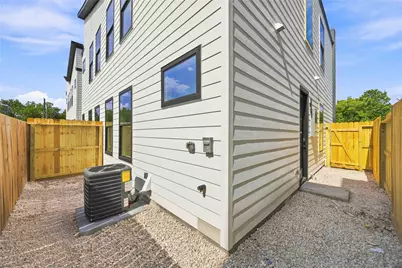 9106 Coffee Street #A-B, Houston, TX 77033 - Photo 27