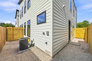 9106 Coffee St, Houston, TX 77033 - Photo 27