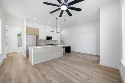 9106 Coffee Street #A-B, Houston, TX 77033 - Photo 7