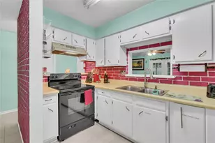 12402 Gotham Dr, Houston, TX 77089 - Photo 9