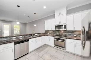 2219 Bellefontaine St, Houston, TX 77030 - Photo 7