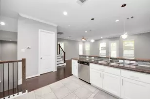 2219 Bellefontaine St, Houston, TX 77030 - Photo 9