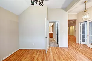 1960 Greentree Dr, Huntsville, TX 77340 - Photo 7