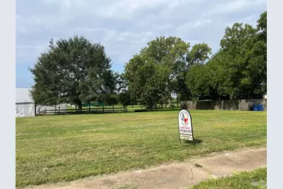 109 W Main Street, Eagle Lake, TX 77434 - Photo 1