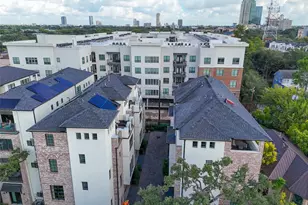 1306 Castle Ct, Houston, TX 77006 - Photo 31