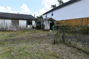 8206 Sterlingshire St, Houston, TX 77078 - Photo 7