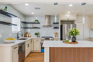 10042 Lazy Oaks St, Houston, TX 77080 - Photo 15