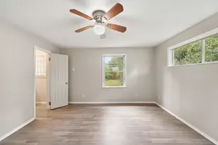 5851 Southtown St, Houston, TX 77033 - Photo 7