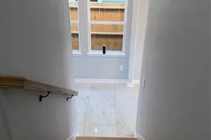 9319 Noel St, Houston, TX 77033 - Photo 15