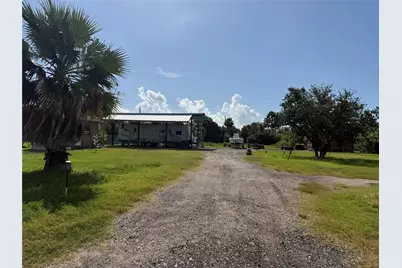 1021 17th Street, San Leon, TX 77539 - Photo 3