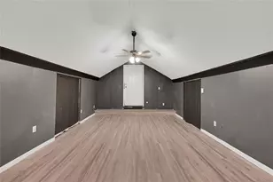 310 N Rock Island St, Angleton, TX 77515 - Photo 3