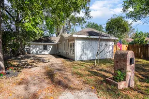 112 Oakdale St, Dayton, TX 77535 - Photo 3