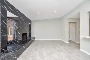 5850 Duxbury St, Houston, TX 77035 - Photo 9