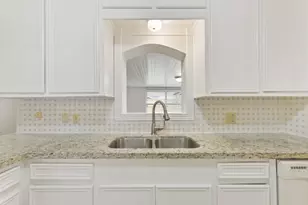 10515 Eddystone Dr, Houston, TX 77043 - Photo 9
