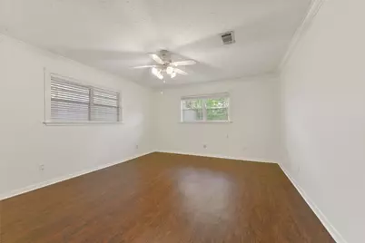 10515 Eddystone Drive, Houston, TX 77043 - Photo 15