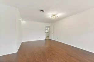 10515 Eddystone Dr, Houston, TX 77043 - Photo 5
