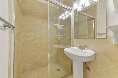 10515 Eddystone Drive, Houston, TX 77043 - Photo 17