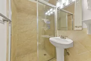 10515 Eddystone Dr, Houston, TX 77043 - Photo 17
