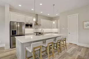 2510 Zemmer Ln, Houston, TX 77008 - Photo 7