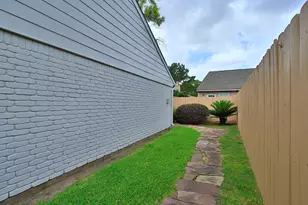 2110 Woodland Park Dr, Houston, TX 77077 - Photo 45