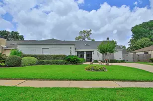 2110 Woodland Park Dr, Houston, TX 77077 - Photo 3