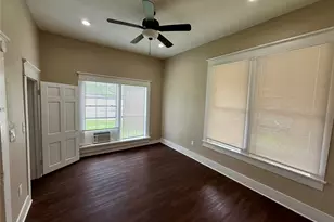 1403 14th St, Huntsville, TX 77340 - Photo 5