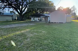 406 S 7th St, Alvin, TX 77511 - Photo 13