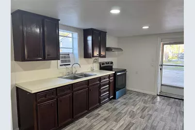406 S 7th Street, Alvin, TX 77511 - Photo 9