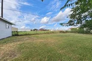 3515 5th St, Bay City, TX 77414 - Photo 9