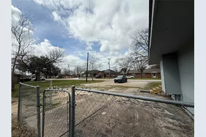 4114 Victoria Avenue, Dickinson, TX 77539 - Photo 7