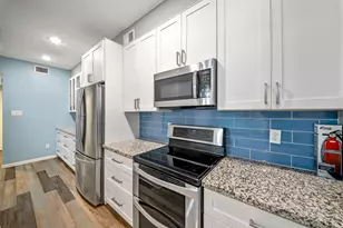 7095 N Holiday Dr, Galveston, TX 77550 - Photo 9