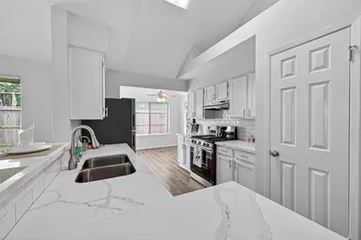2302 Wigmaker Drive, Katy, TX 77493 - Photo 11