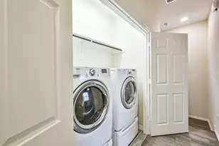 1504 Peyton Oaks Pl, Houston, TX 77043 - Photo 39