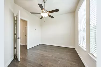1504 Peyton Oaks Place, Houston, TX 77043 - Photo 9