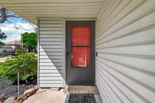 10610 Wayward Wind Ln, Houston, TX 77064 - Photo 5