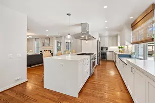 875 Glenchester Dr, Houston, TX 77079 - Photo 9