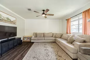 621 Southside Dr, Angleton, TX 77515 - Photo 11