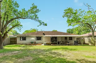 621 Southside Dr, Angleton, TX 77515 - Photo 5