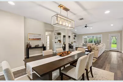 10735 Cedar Creek Drive, Houston, TX 77042 - Photo 9